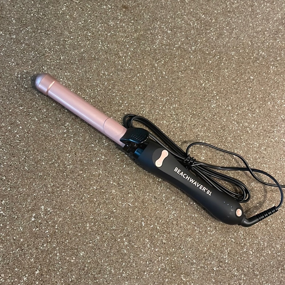 BNW/OTBeachwaver B1 Midnight Rose gold beach wave curler for all hair types